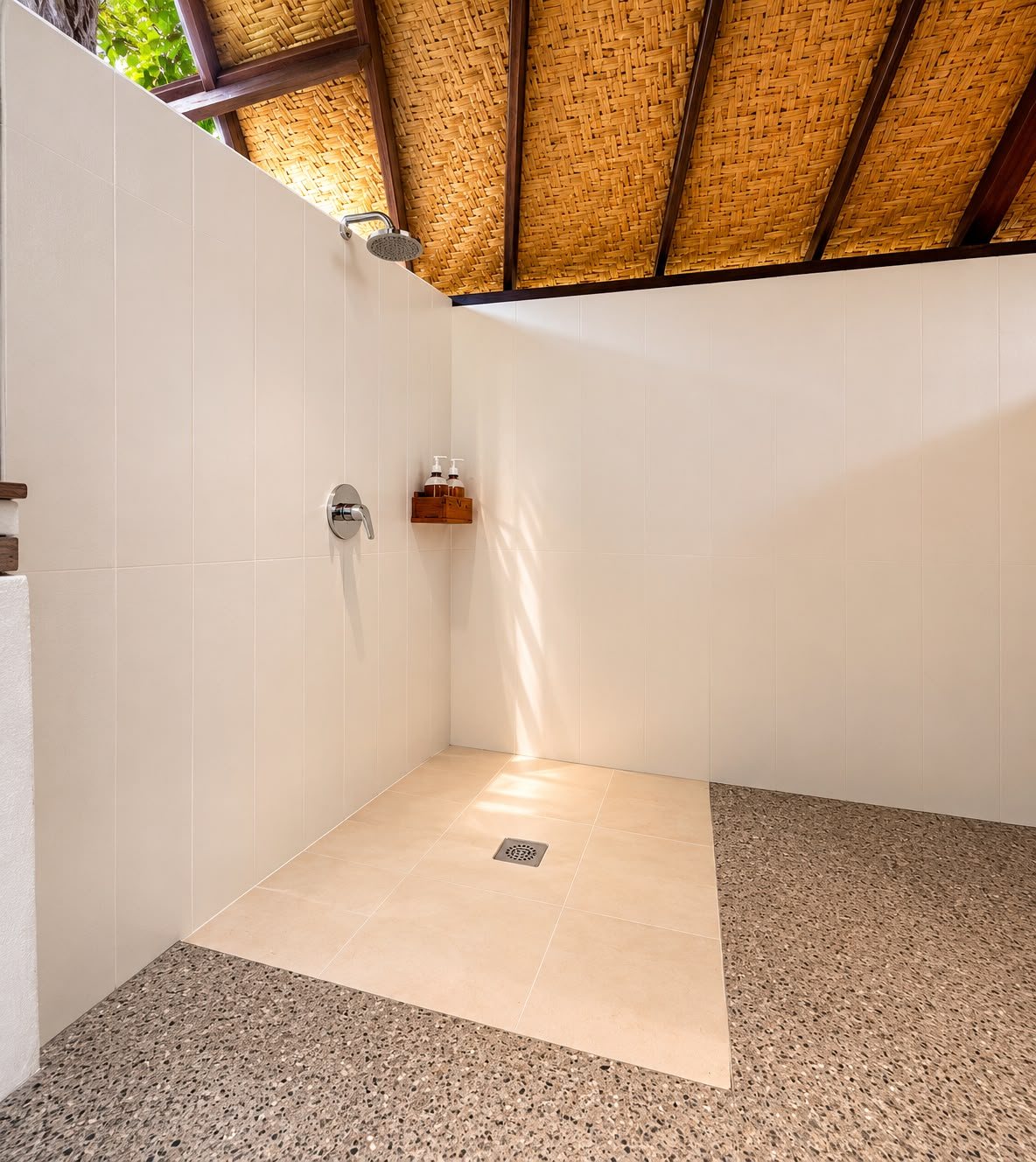 Bathroom in Deluxe Room of Bukit Ancak Lembongan Resort